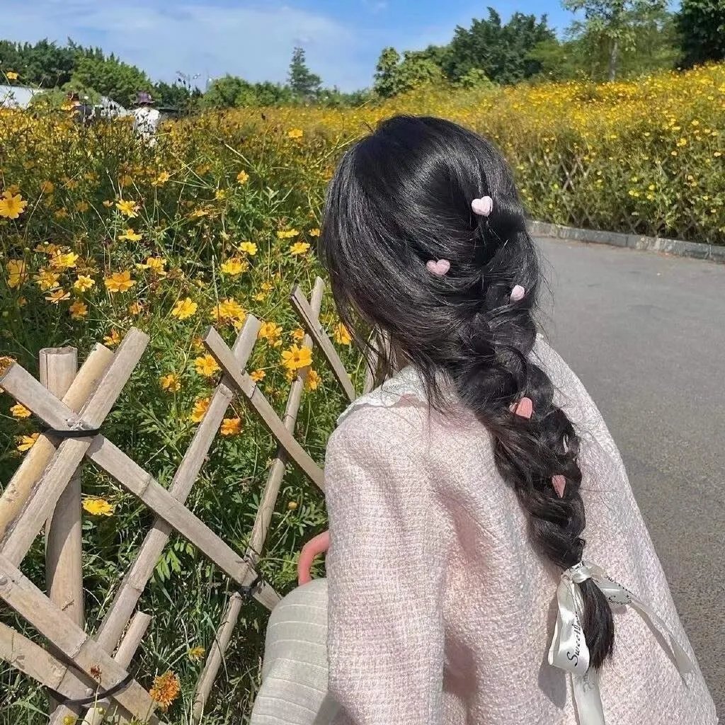 三女性